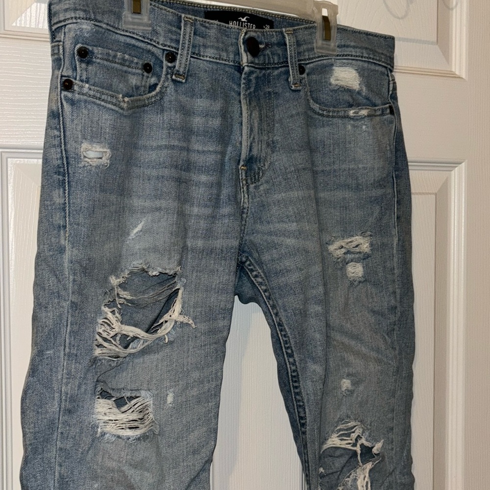 Men’s Hollister - light blue distressed skinny jeans 28x30